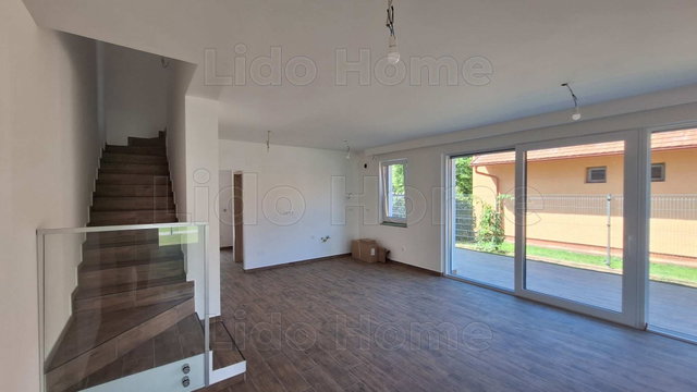 Eladó családi ház, Siófokon 199.9 M Ft, 5 szobás
