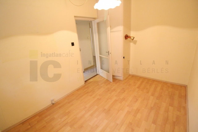 Eladó panellakás, Szegeden, Korondi utcában 55 M Ft, 3 szobás