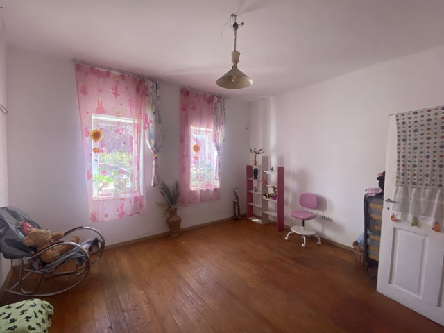 Eladó családi ház, Apcon 22 M Ft, 3 szobás