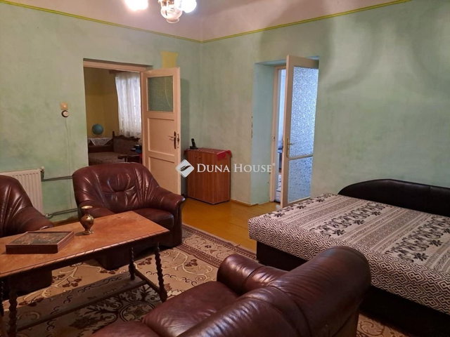Eladó családi ház, Bácsszőlősön 30 M Ft, 4 szobás