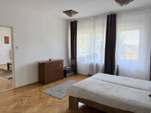 Eladó téglalakás, Gödöllőn 94.9 M Ft, 5 szobás