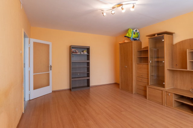 Eladó panellakás, Kiskunfélegyházán 33.9 M Ft, 2 szobás