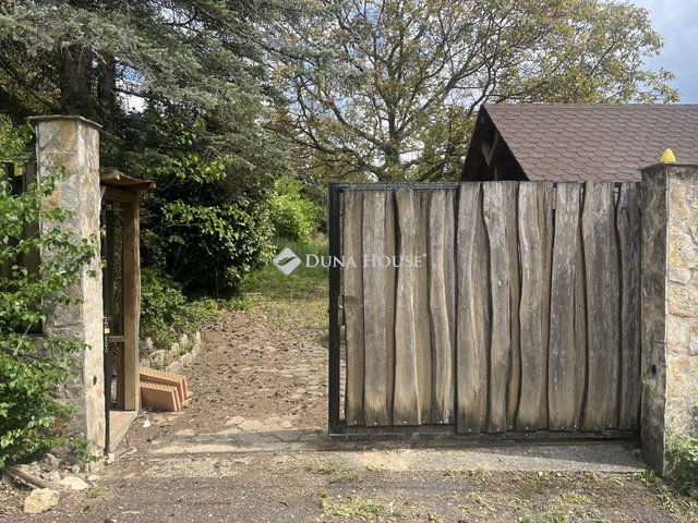 Eladó telek, Remeteszőlősön, Seregély utcában 79.5 M Ft