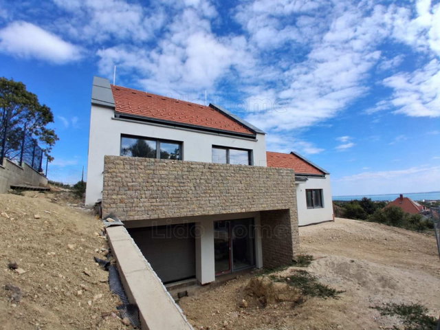 Eladó családi ház, Balatonfüreden 260 M Ft, 4 szobás