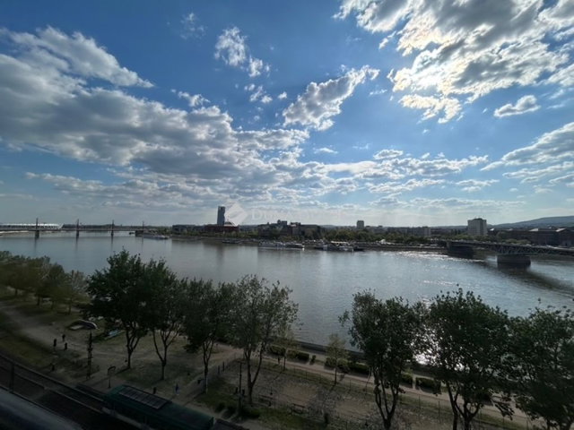 Eladó téglalakás, Budapesten, IX. kerületben, Boráros téren