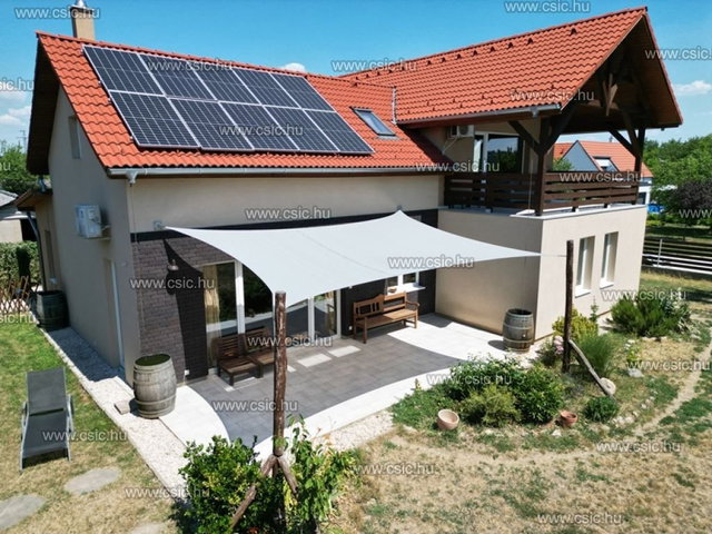 Eladó családi ház, Budakalászon 238 M Ft, 5 szobás