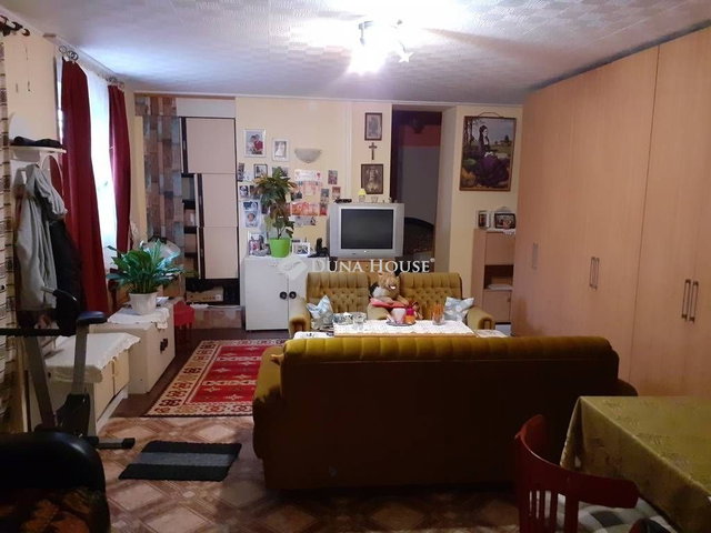 Eladó családi ház, Tamásiban 95 M Ft, 6+1 szobás
