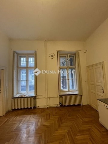 Eladó téglalakás, Budapesten, V. kerületben 189.9 M Ft, 4 szobás