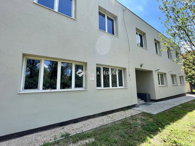 Eladó üzlethelyiség, Dunaújvárosban 299 M Ft