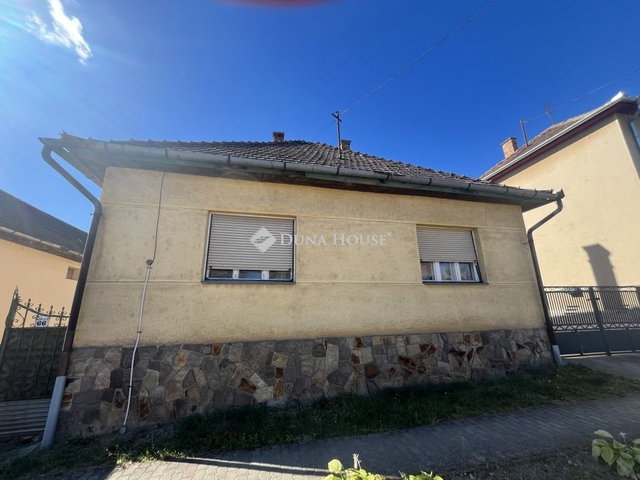 Eladó családi ház, Váckisújfalun 39.9 M Ft, 3 szobás