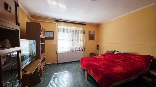 Eladó családi ház, Sárkeresztúron 12.9 M Ft, 2 szobás