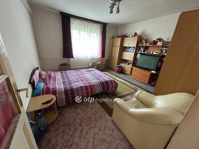 Eladó családi ház, Hajdúszováton 34 M Ft, 2 szobás
