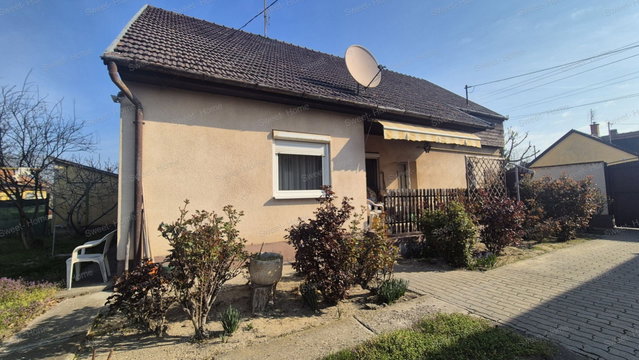 Eladó családi ház, Kecskeméten 65 M Ft, 4 szobás