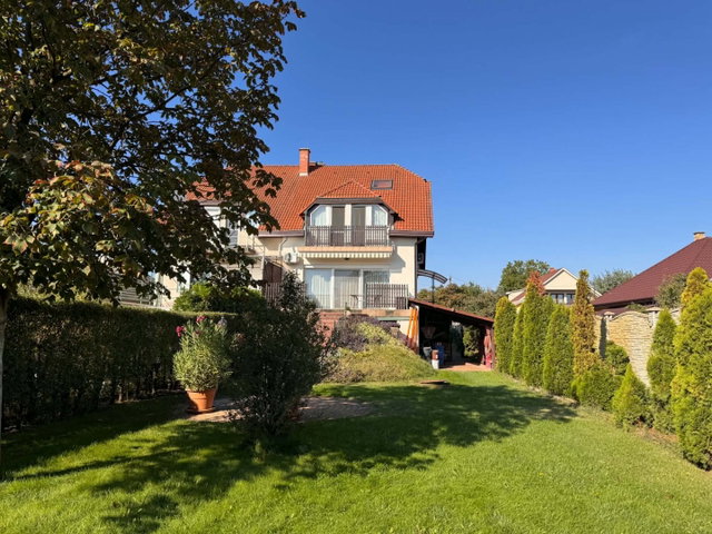 Eladó ikerház, Debrecenben, Csáthy utcában 119.9 M Ft, 5 szobás