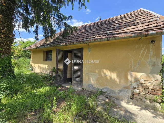 Eladó telek, Pécsett, Naspolya utcában 2.9 M Ft