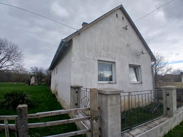 Eladó családi ház, Potonyon 15.8 M Ft, 2 szobás