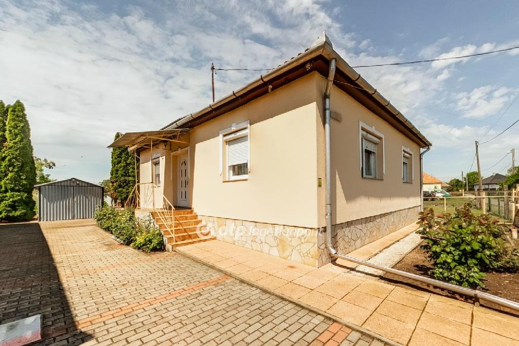 3 bed · 80m² · 40.000.000 ft
