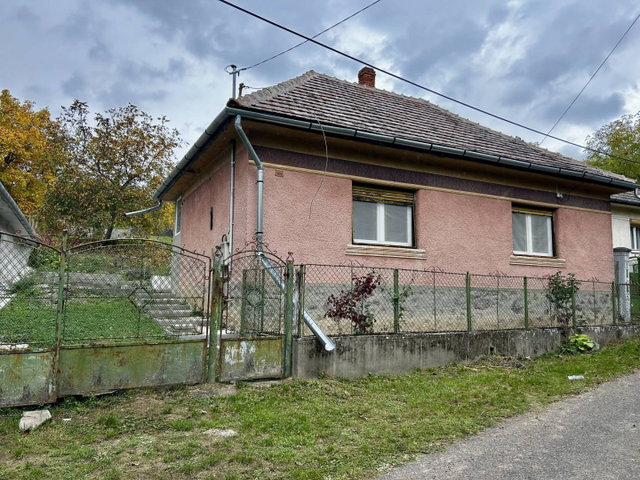 Eladó családi ház, Hejcén 16.5 M Ft, 2 szobás