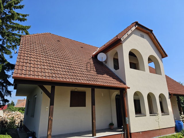 Eladó családi ház, Látrányon 64.9 M Ft, 4 szobás