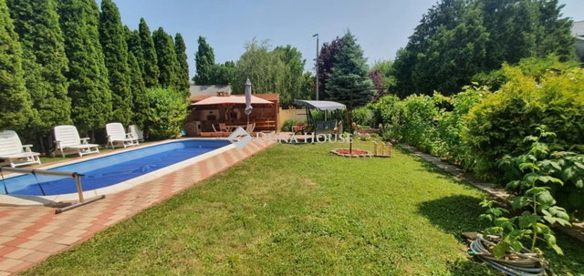 Eladó családi ház, Siófokon 200 M Ft, 5 szobás