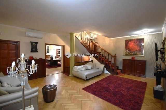 Eladó családi ház, Gödöllőn 355 M Ft, 6 szobás