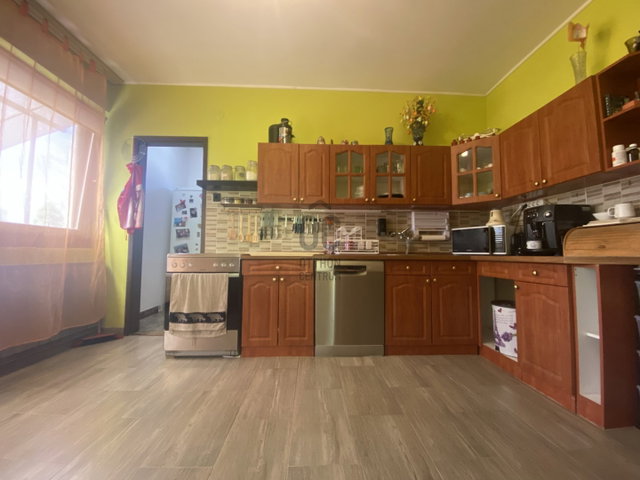 Eladó családi ház, Gödön 133 M Ft, 4 szobás