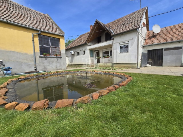 Eladó családi ház, Kunbaján 36 M Ft, 2 szobás