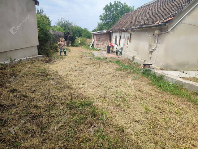 Eladó családi ház, Szepetneken 7 M Ft, 2 szobás