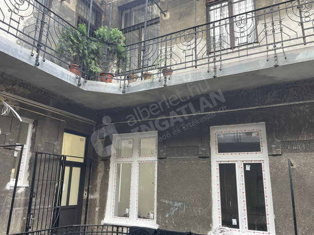 Eladó téglalakás, VIII. kerületben, Népszínház utcában