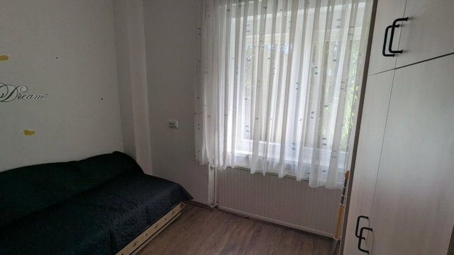 Kiadó téglalakás, albérlet, Pécsett, Zsolt utcában, 1+2 szobás