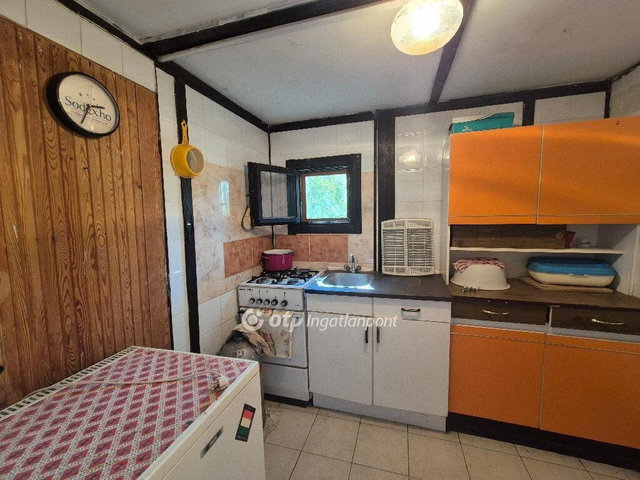 Eladó mezogazdasagi ingatlan, Adonyban 10.5 M Ft