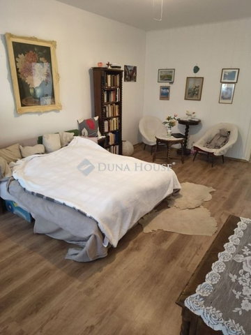 Eladó panellakás, Esztergomban 46 M Ft, 2 szobás