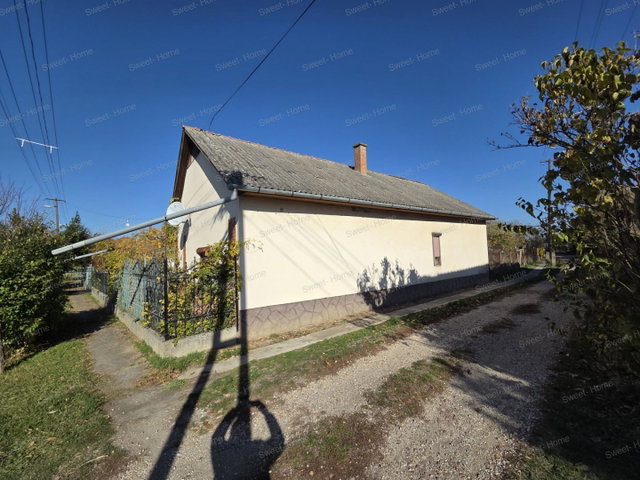 Eladó családi ház, Tiszainokán 4.5 M Ft, 3 szobás