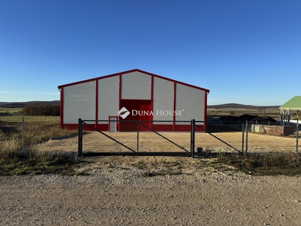 1000m² · 224.900.000 ft