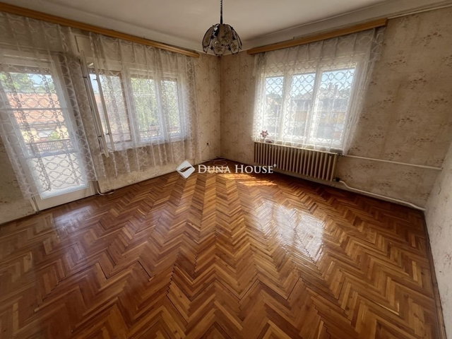 Eladó családi ház, Dánszentmiklóson 65 M Ft, 5 szobás