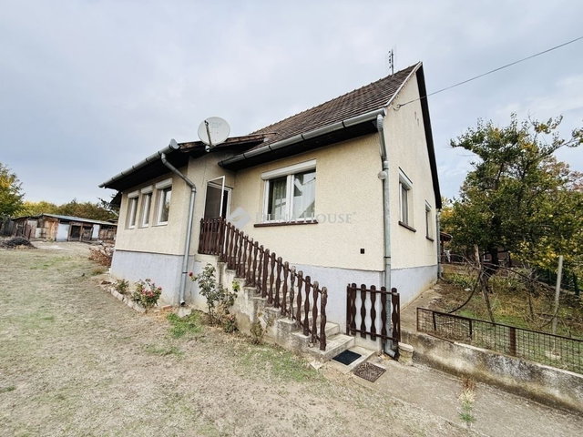 Eladó családi ház, Üllőn 89.9 M Ft, 2 szobás