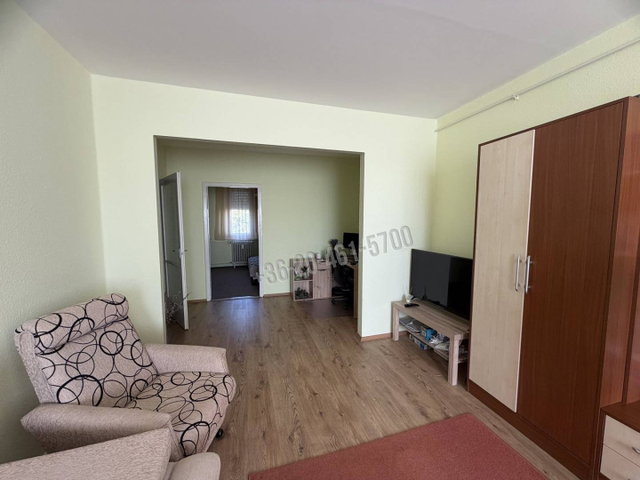 Eladó panellakás, Győrött 50 M Ft, 2 szobás