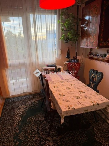 Eladó téglalakás, Veszprémben 65 M Ft, 3 szobás