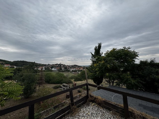 Eladó családi ház, Tihanyban 200 M Ft, 3 szobás