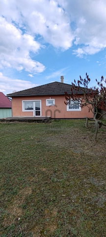 Eladó családi ház, Tabon 79.9 M Ft, 4 szobás