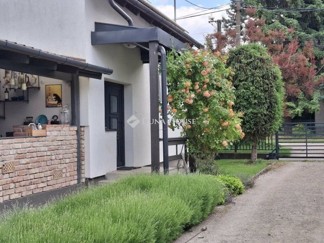 Eladó családi ház, Velencén 179 M Ft, 6 szobás