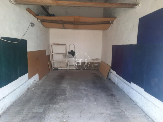 Kiadó garázs, Szegeden, Füredi utcában 35 E Ft / hó