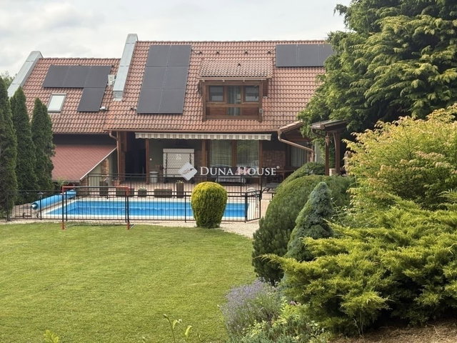 Eladó családi ház, Kozármislenyen 198.9 M Ft, 5 szobás