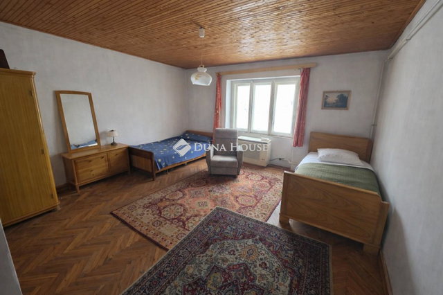 Eladó családi ház, Poroszlón 20 M Ft, 3 szobás