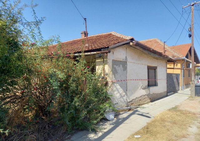 Eladó családi ház, Békésen, London utcában 5.1 M Ft