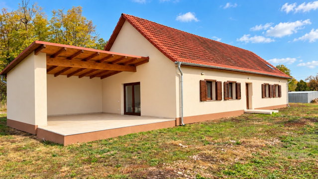 Eladó családi ház, Bicsérden 53.9 M Ft, 3+1 szobás