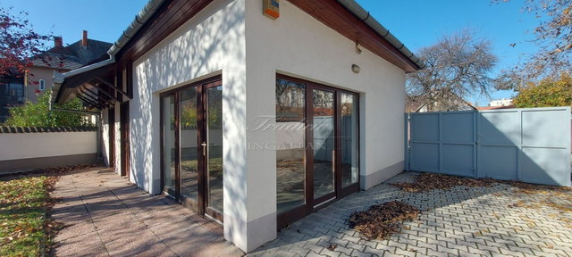 Eladó családi ház, Győrött 109 M Ft, 7 szobás