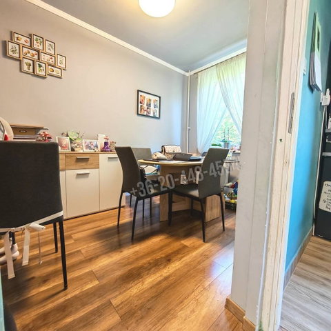 Eladó panellakás, Szegeden 58.5 M Ft, 2+2 szobás