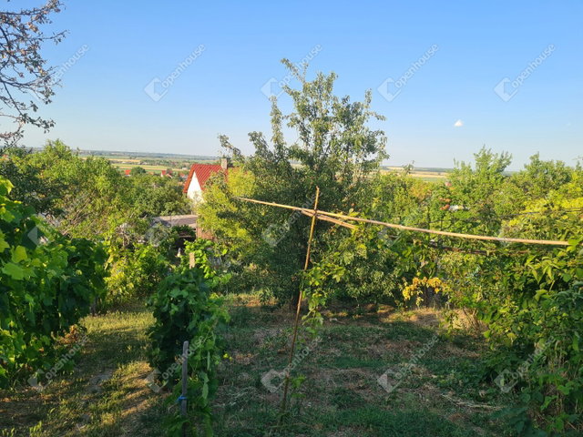 Eladó családi ház, Győrújbaráton 85 M Ft, 3 szobás