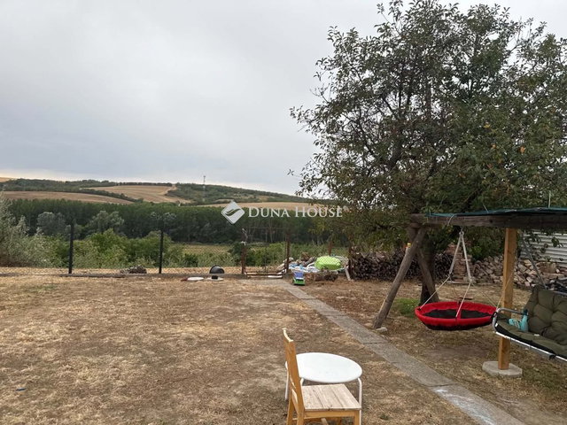 Eladó ikerház, Annavölgyben 39.9 M Ft, 2 szobás